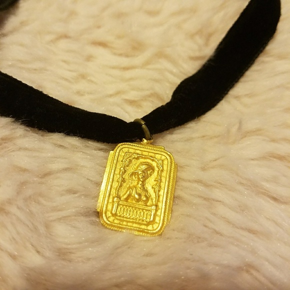 Vintage Velvet Choker - Picture 2 of 2